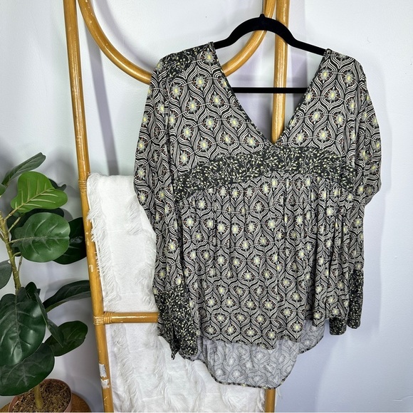 Free People Boho V Neckline Patterned Top sz L - Picture 1 of 5